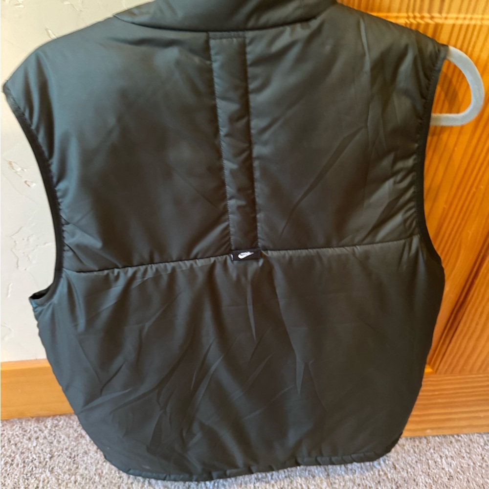Nike Men's Olive Green Puffer Vest - Picture 3 of 3